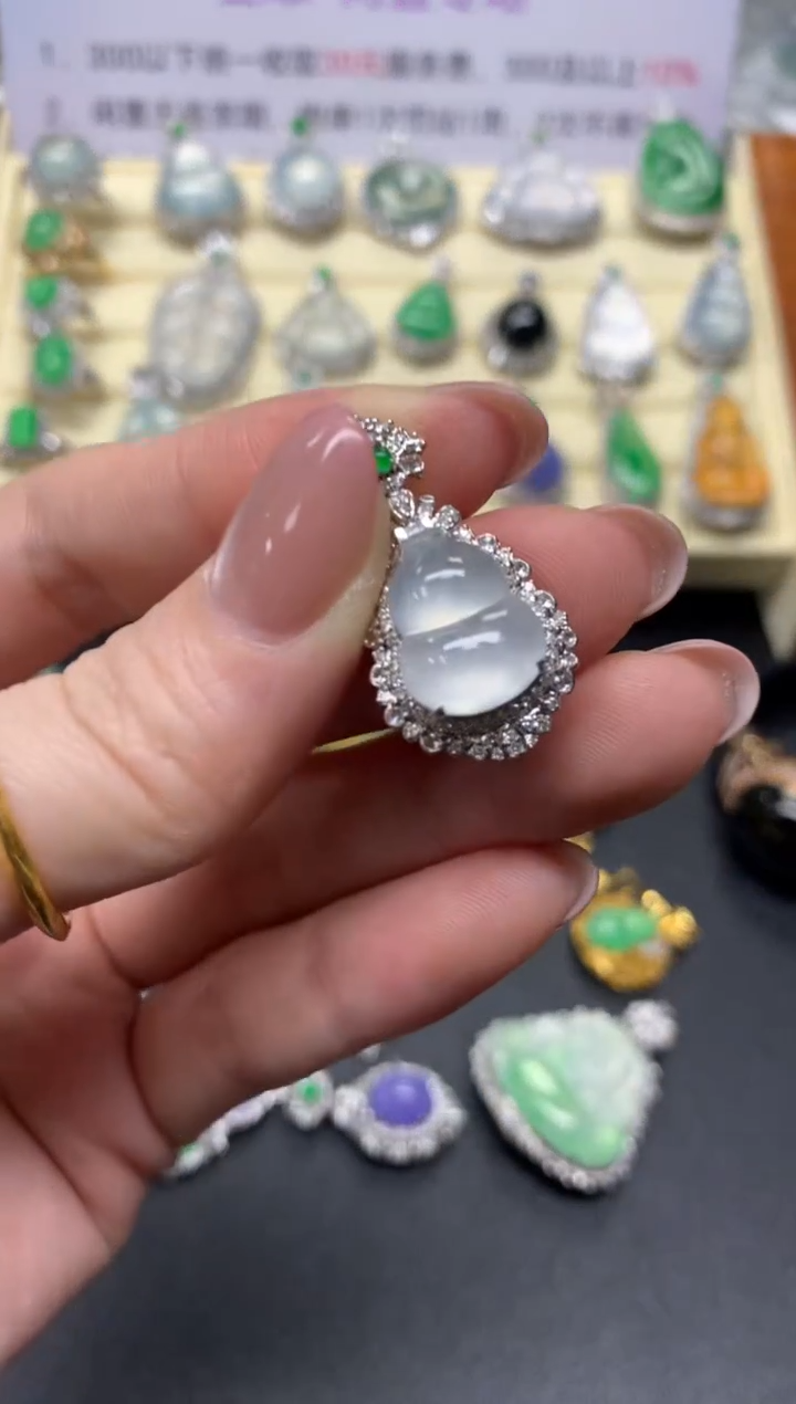 翡翠18K金镶嵌吊坠(不含链)吊坠|8100+810