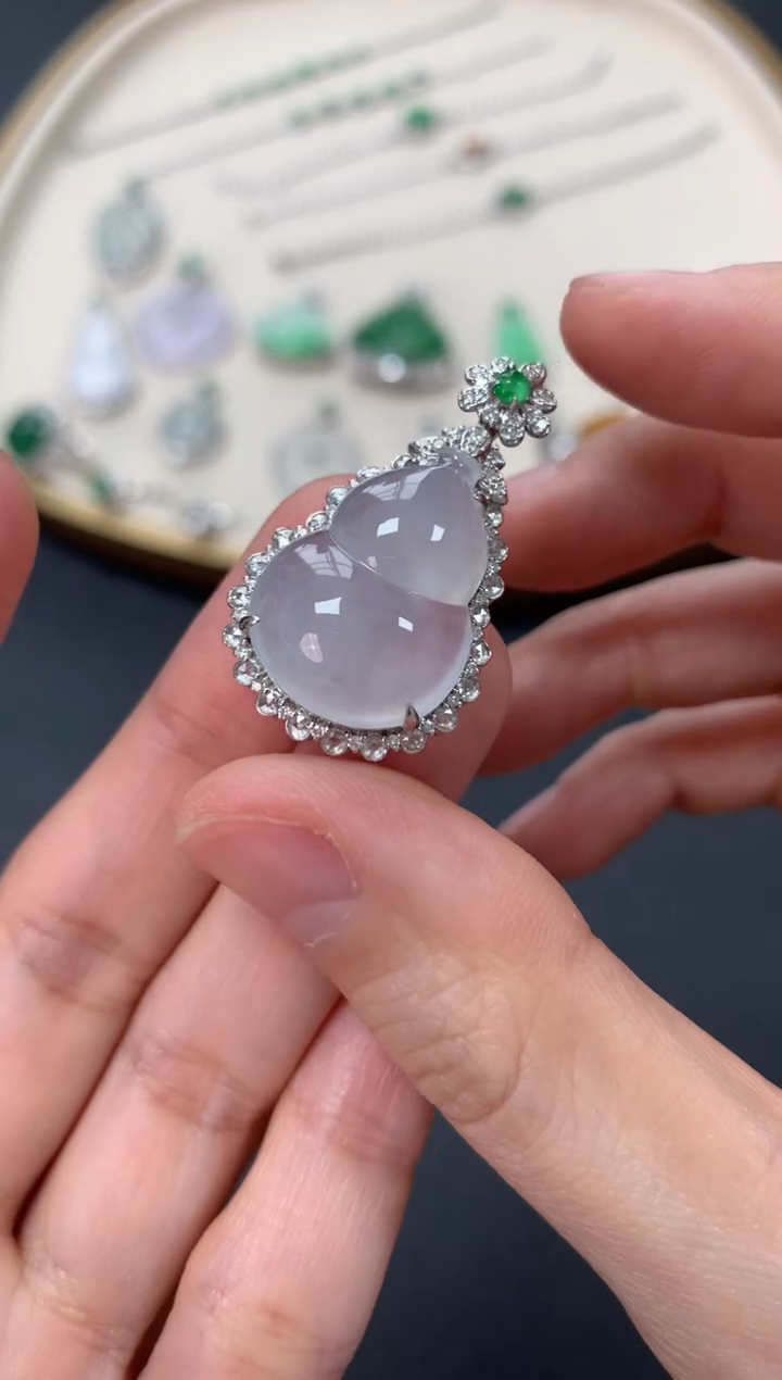 【闪购商品】翡翠吊坠(不含链)18K金镶嵌9800