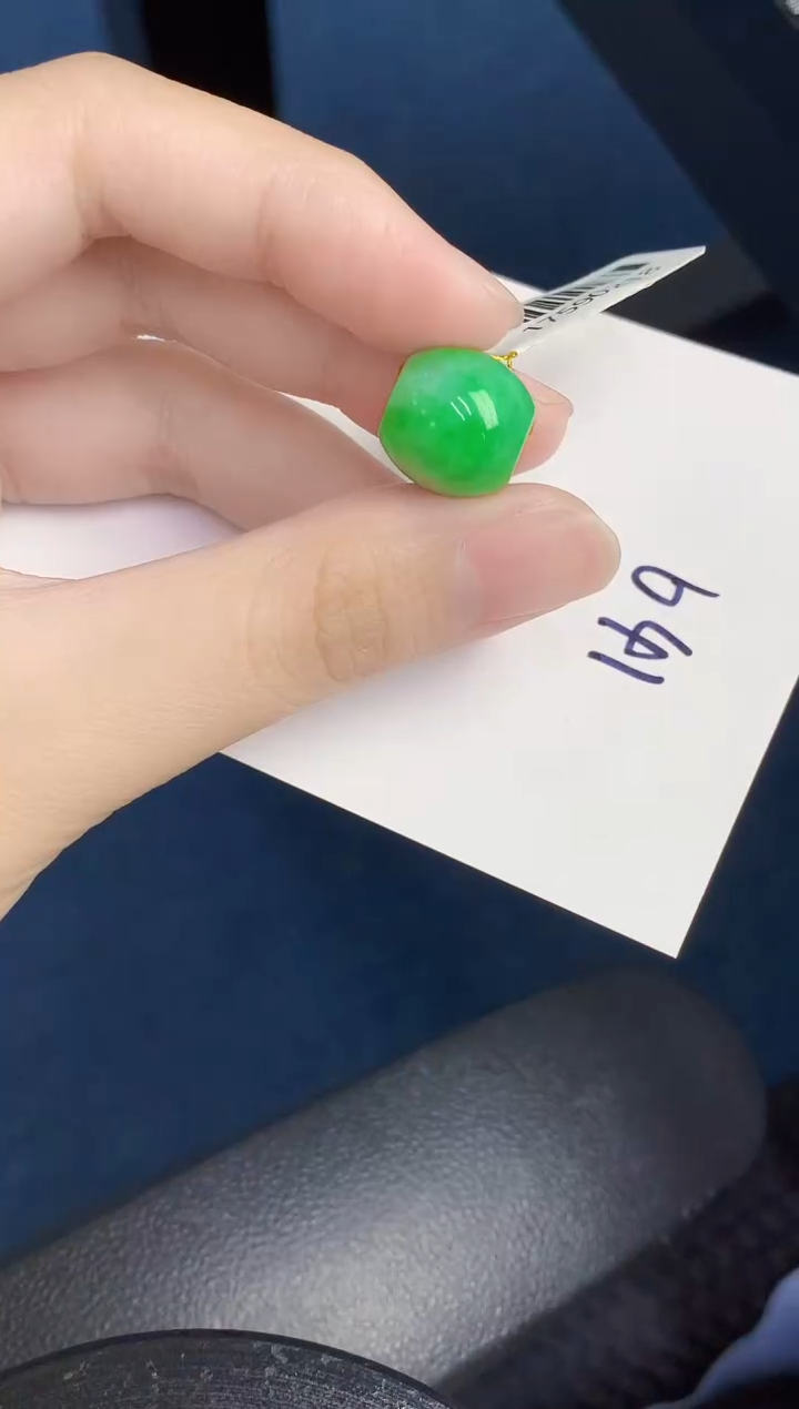 【闪购商品】翡翠颈饰未镶嵌000000000