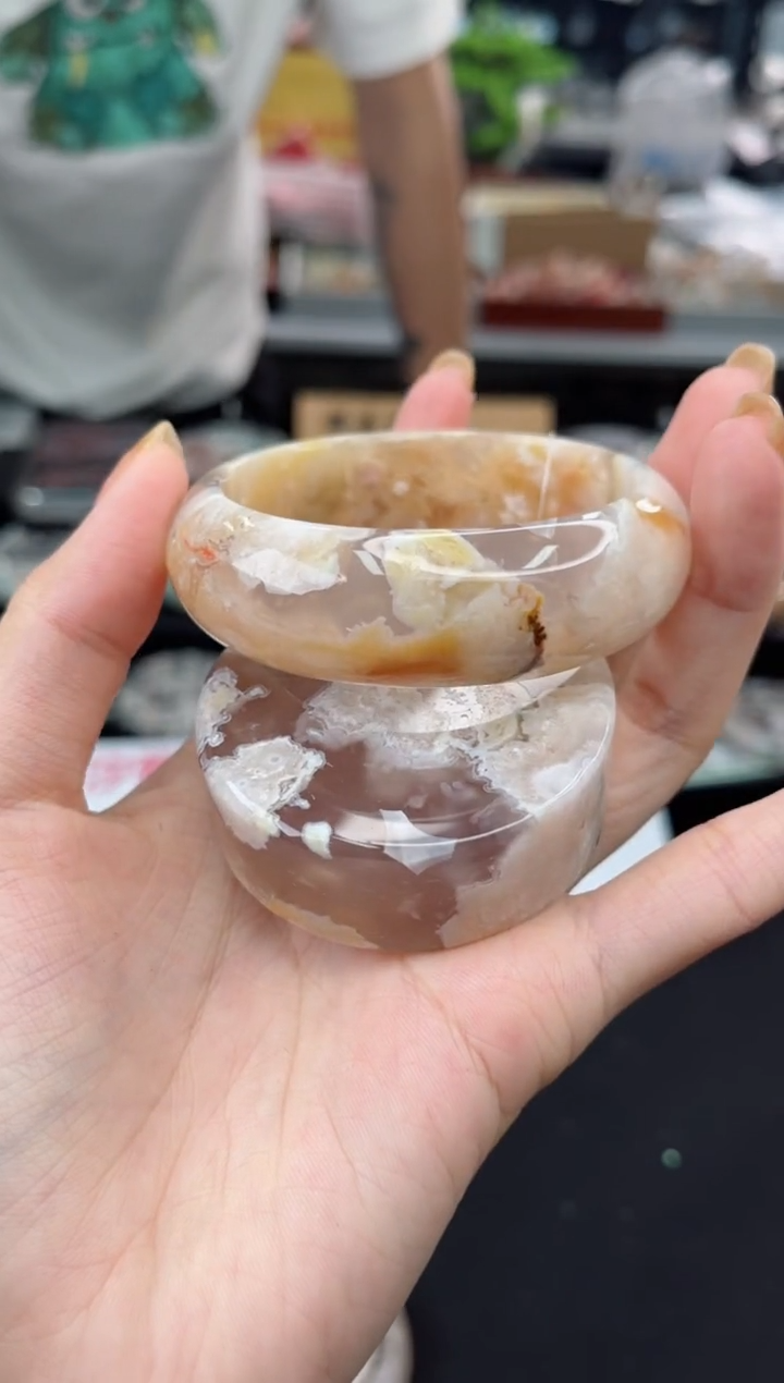 【闪购商品】石英质玉手镯未镶嵌55圈口（赠品镯心）1600044