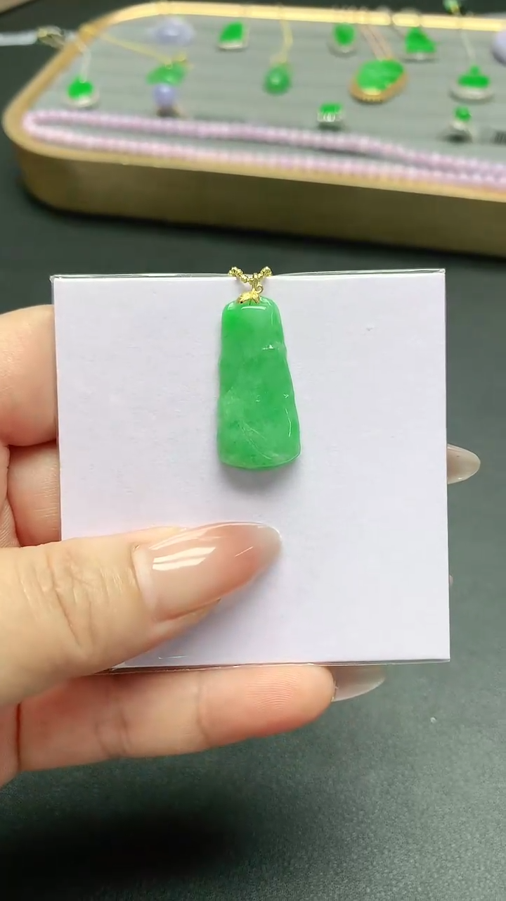 【闪购商品】翡翠18K金镶嵌颈饰证书 礼盒