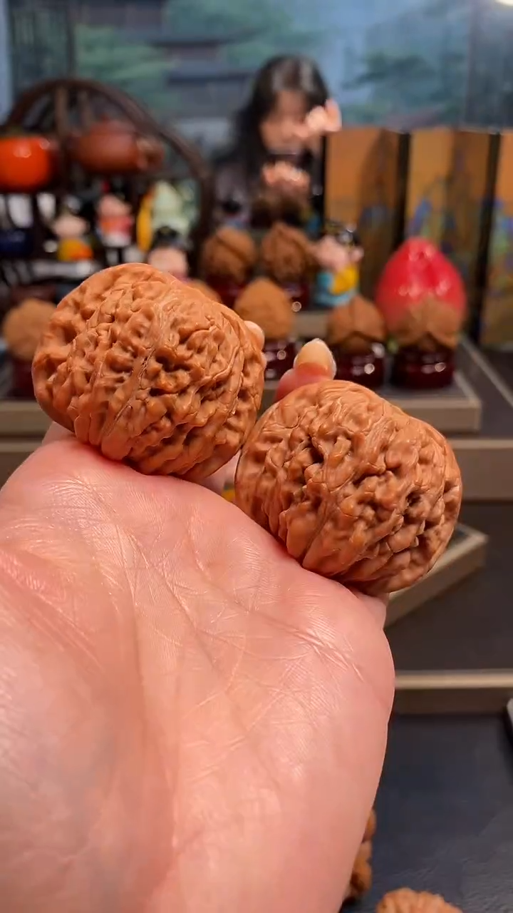 【闪购商品】文玩核桃把件F 812四座楼45尺