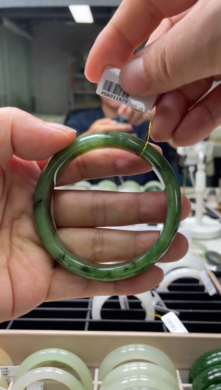 【闪购商品】和田玉手镯未镶嵌编码1975 圈口61-62