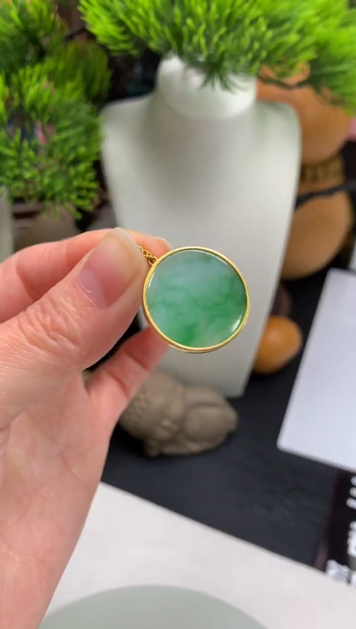 颈饰18K金镶嵌翡翠心****之---125517