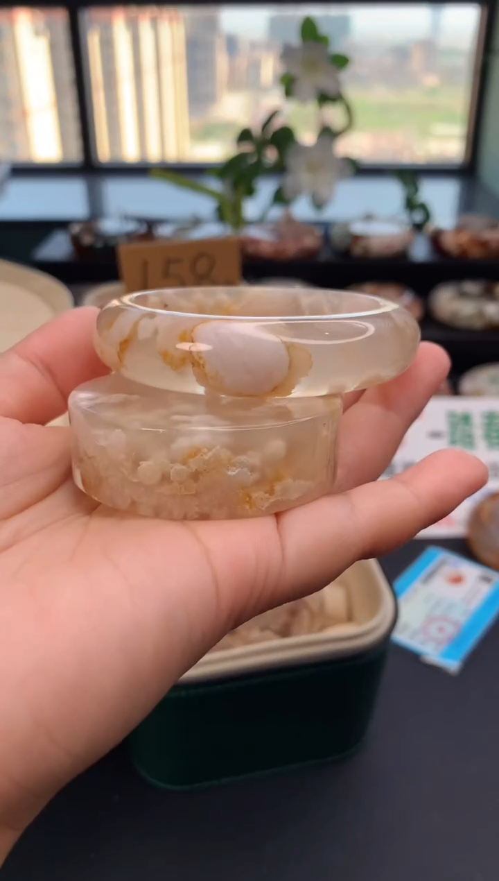 石英质玉手镯未镶嵌赠送镯心（圈口56