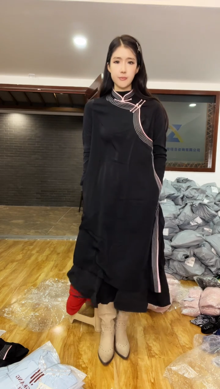 连衣裙       XL码      120-130斤