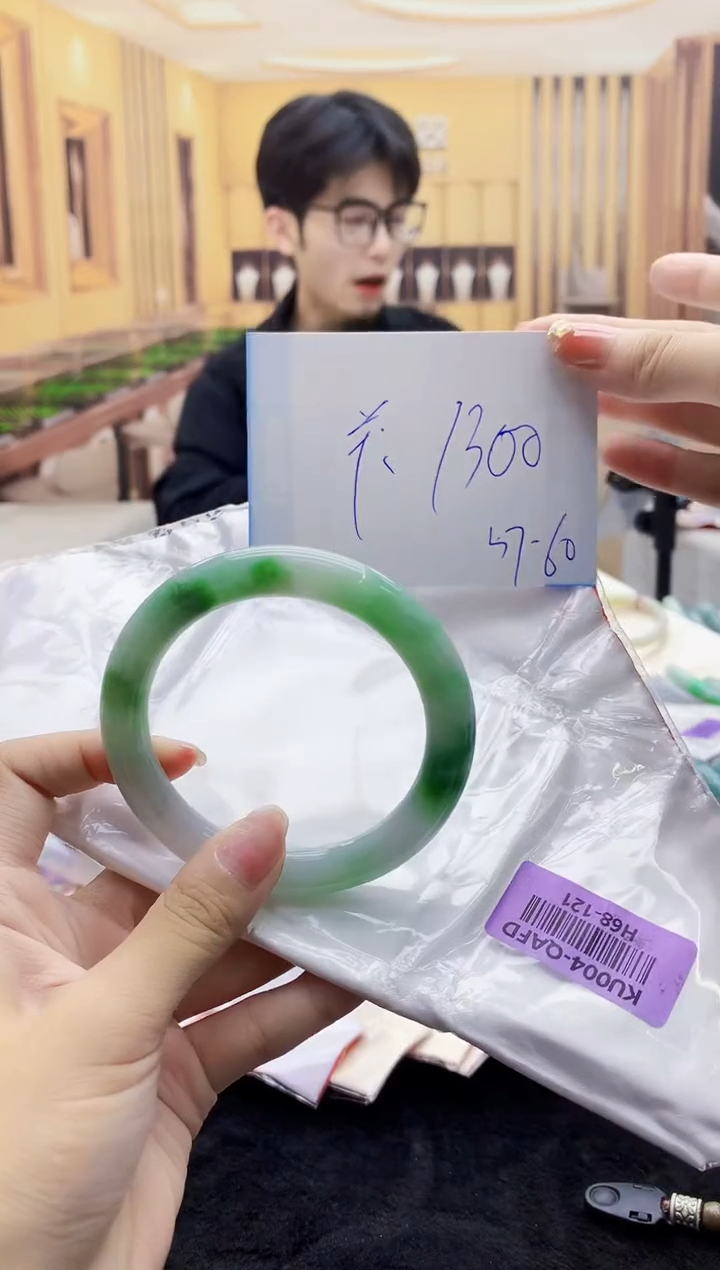 【闪购商品】翡翠手镯未镶嵌   H68-121