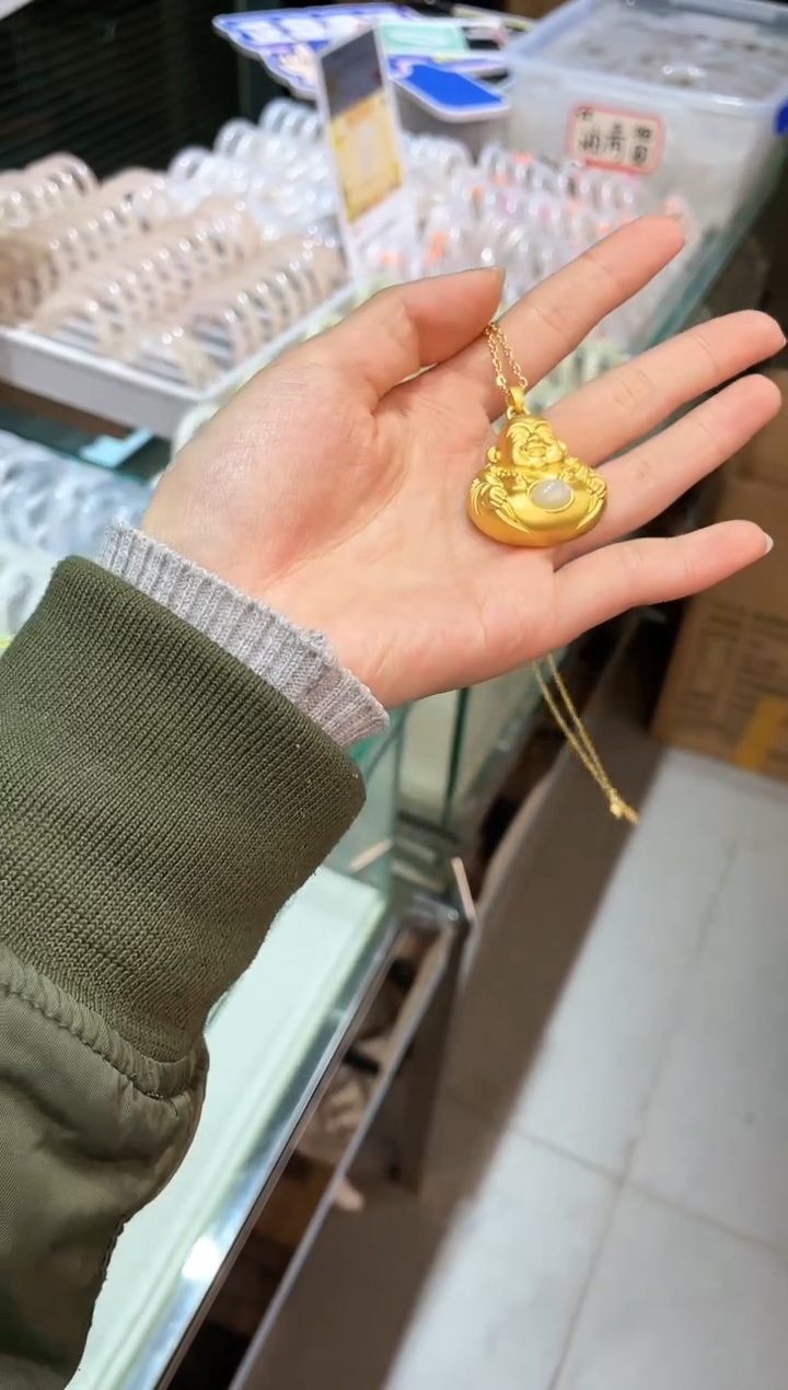 【闪购商品】和田玉吊坠(赠链)未镶嵌和田佛公