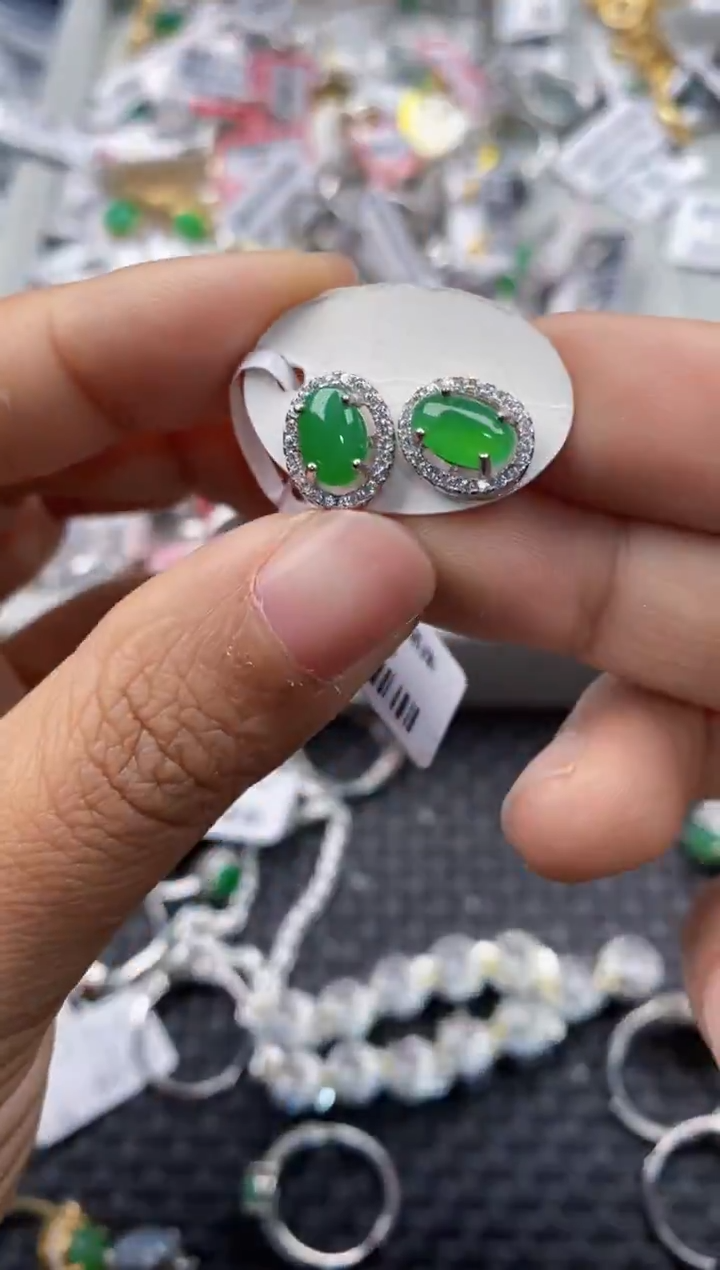 银S925镶嵌戒指翡翠666     1