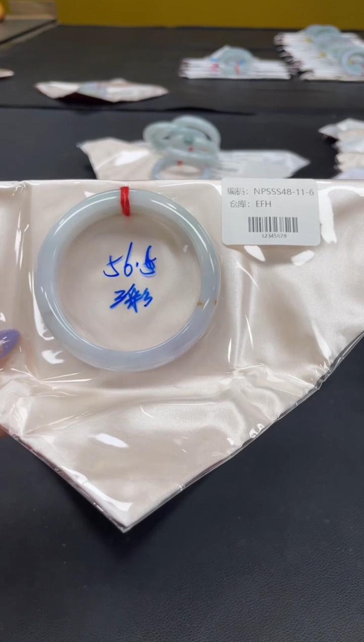 未镶嵌手镯翡翠翡翠手镯