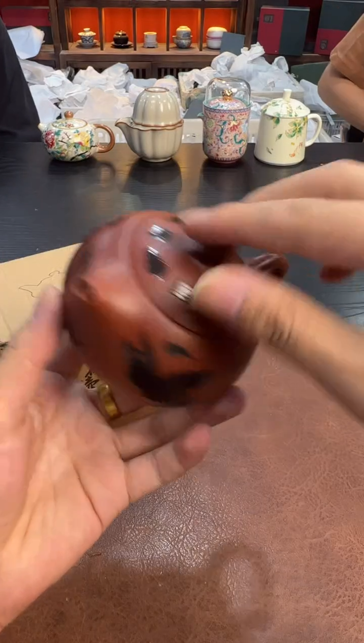 送同色系佛手杯一个