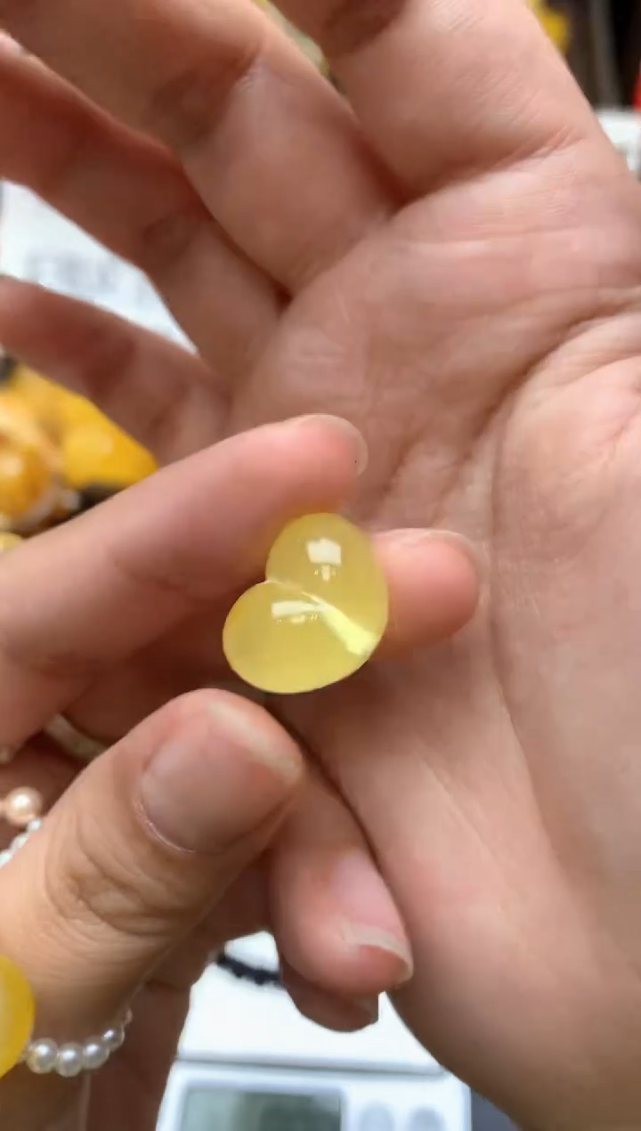 【闪购商品】未镶嵌琥珀珠宝奇石133琥珀蜜蜡花粉有纹小坑介意勿拍