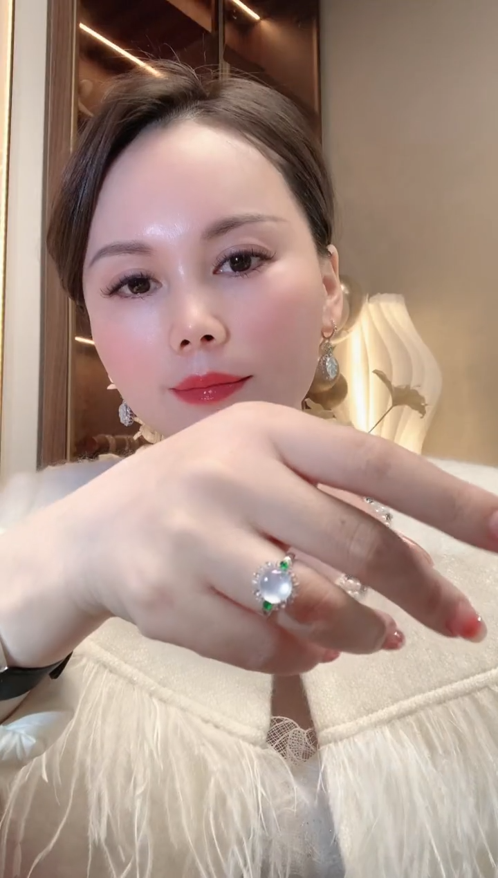 【闪购商品】翡翠戒指18K金镶嵌C38 翡翠