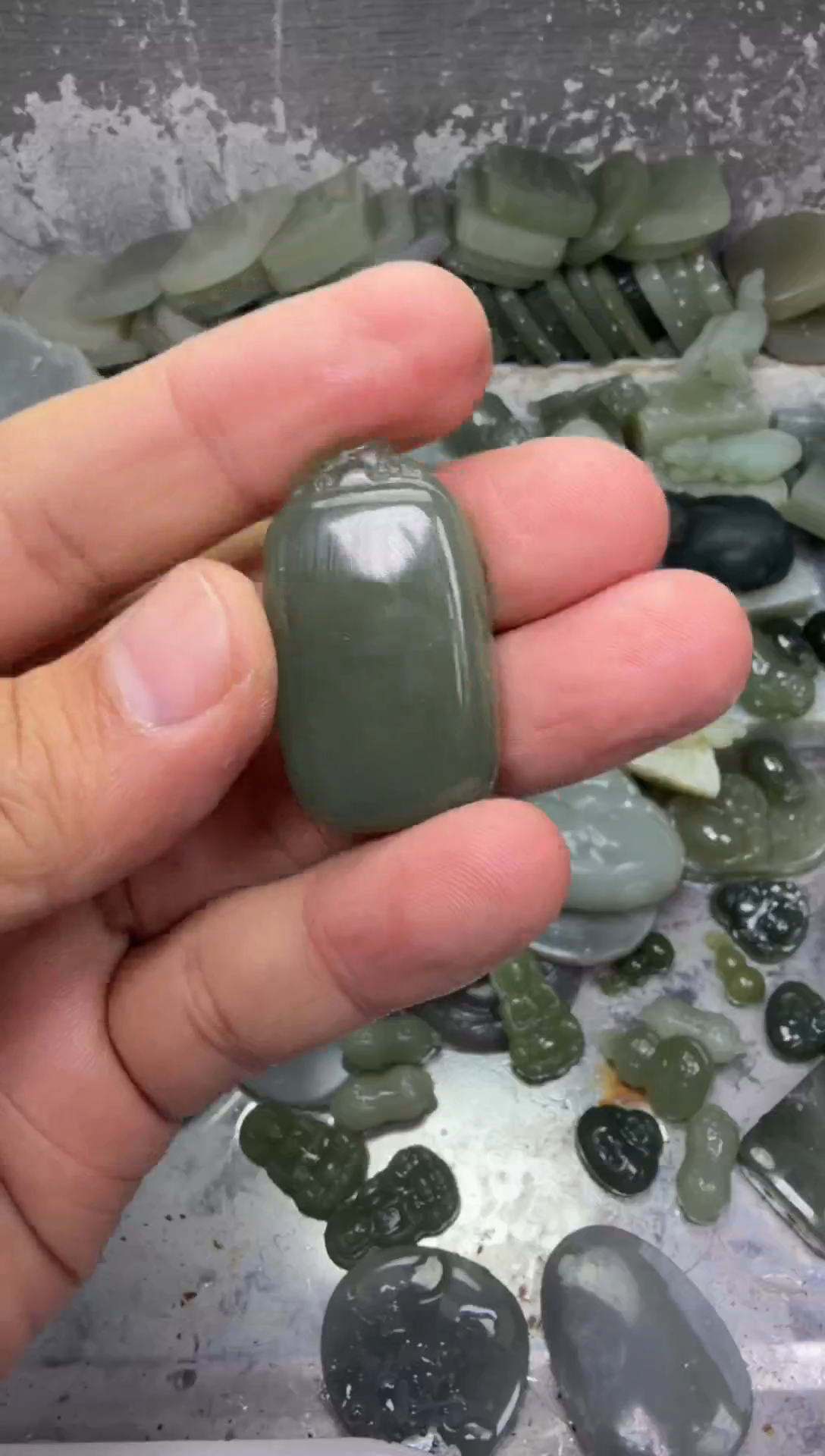 颈饰未镶嵌和田玉湖水绿无事牌