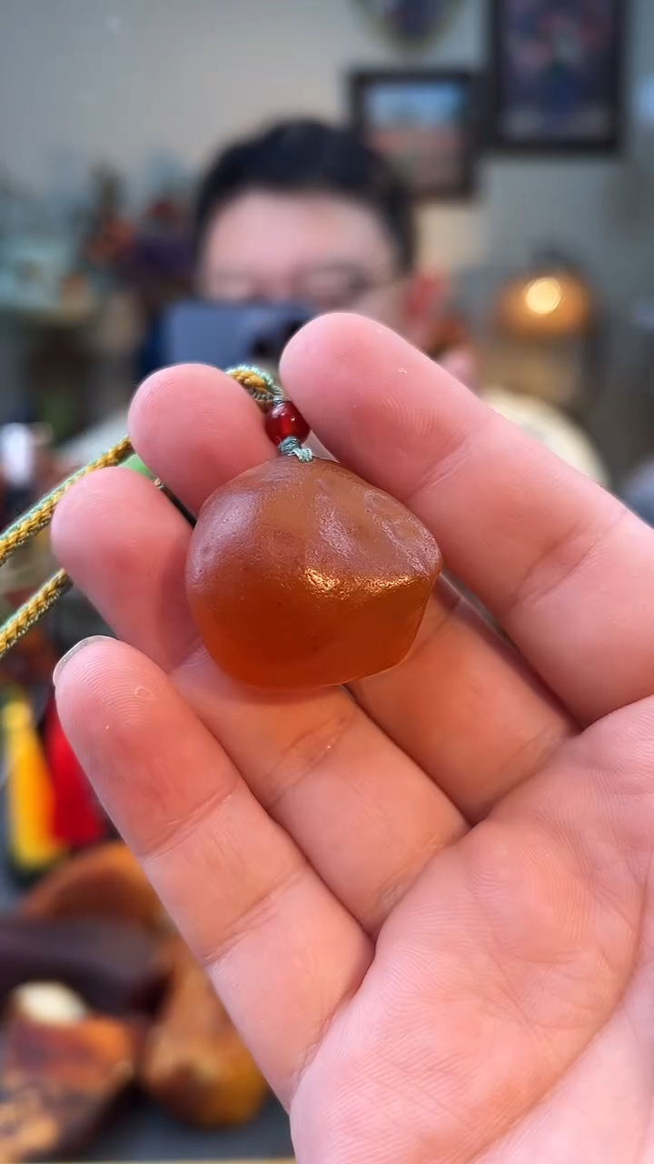 琥珀颈饰未镶嵌吊坠