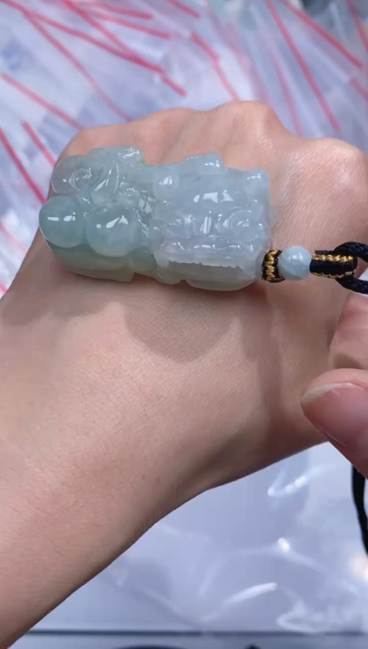 颈饰未镶嵌翡翠吊坠