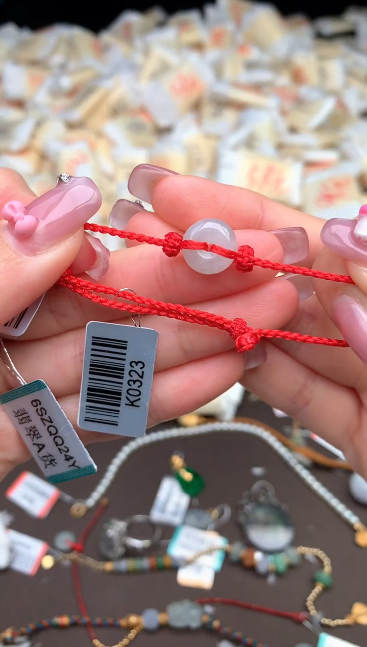 【闪购商品】翡翠挂件未镶嵌 — 