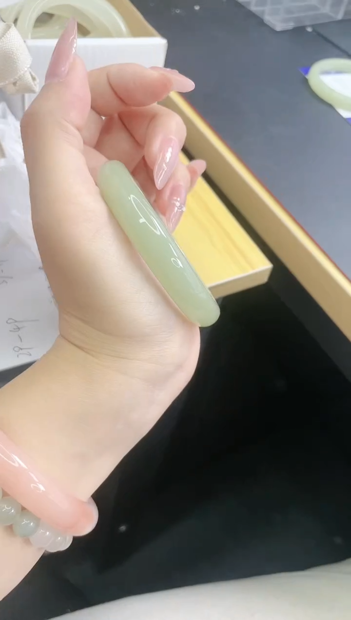 【闪购商品】和田玉手镯未镶嵌43/56.3