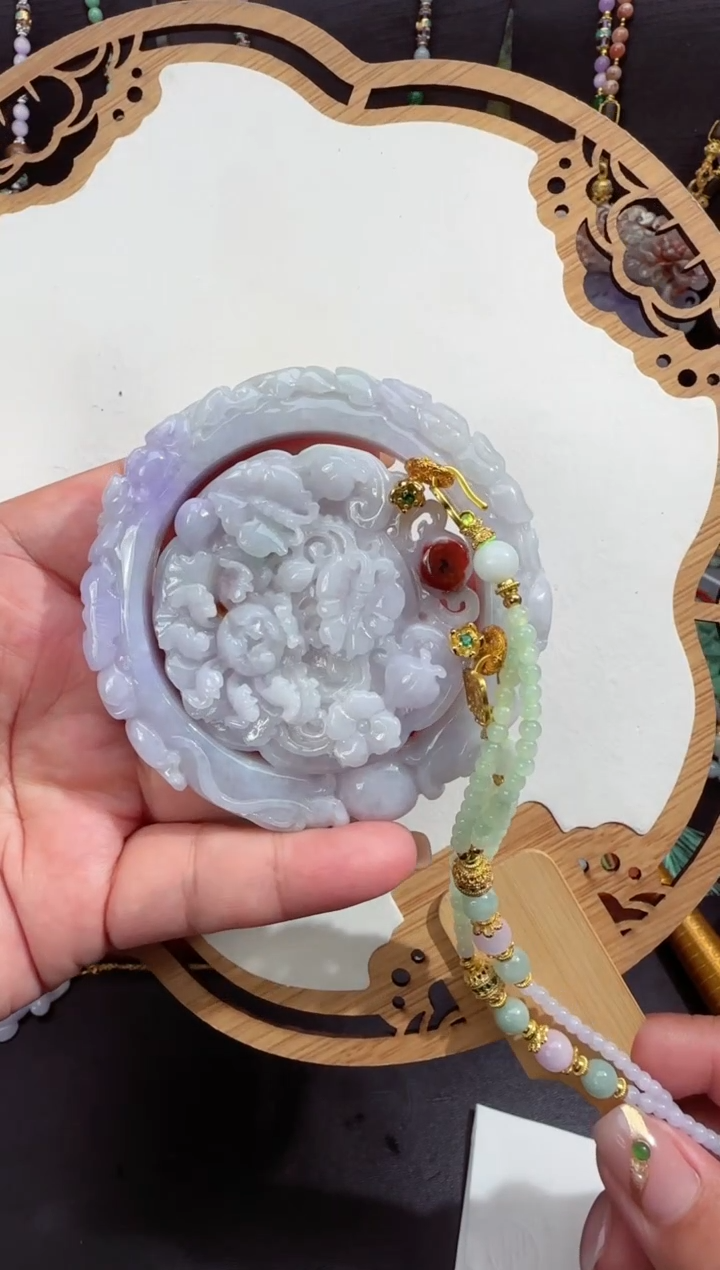 翡翠未镶嵌颈饰手镯5556