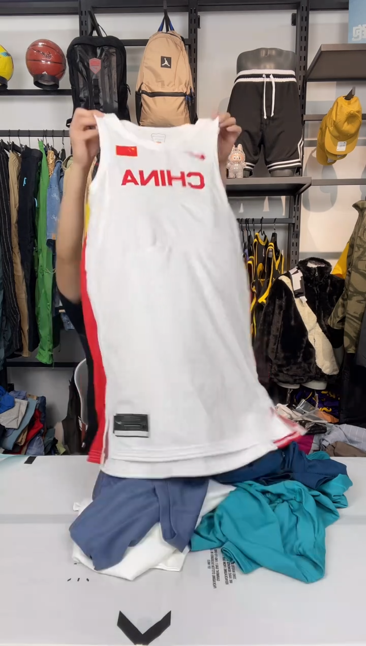 3364编码 瑕疵修复以直播间为准 尺码180 