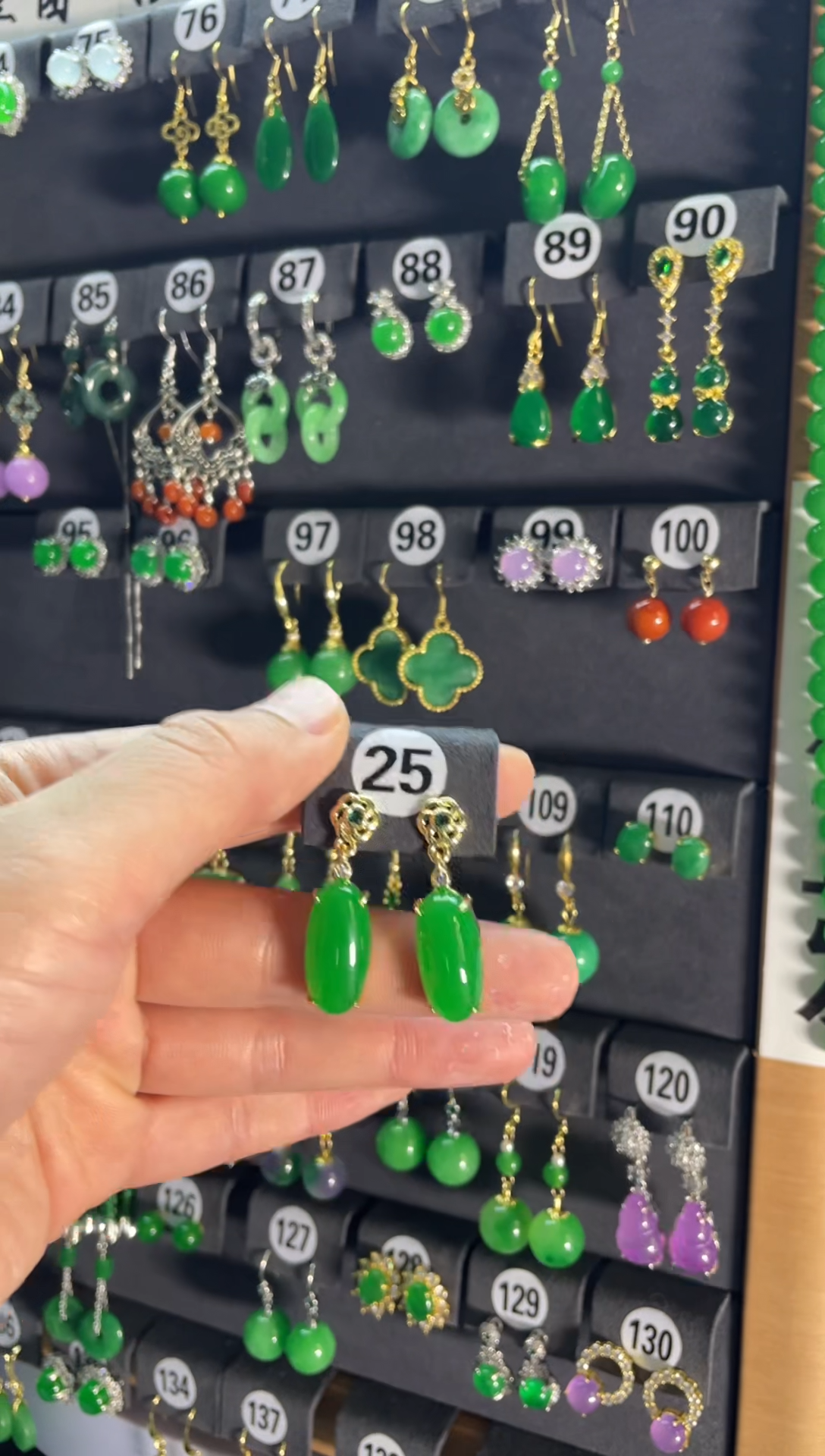 【闪购商品】翡翠颈饰银S925镶嵌25...