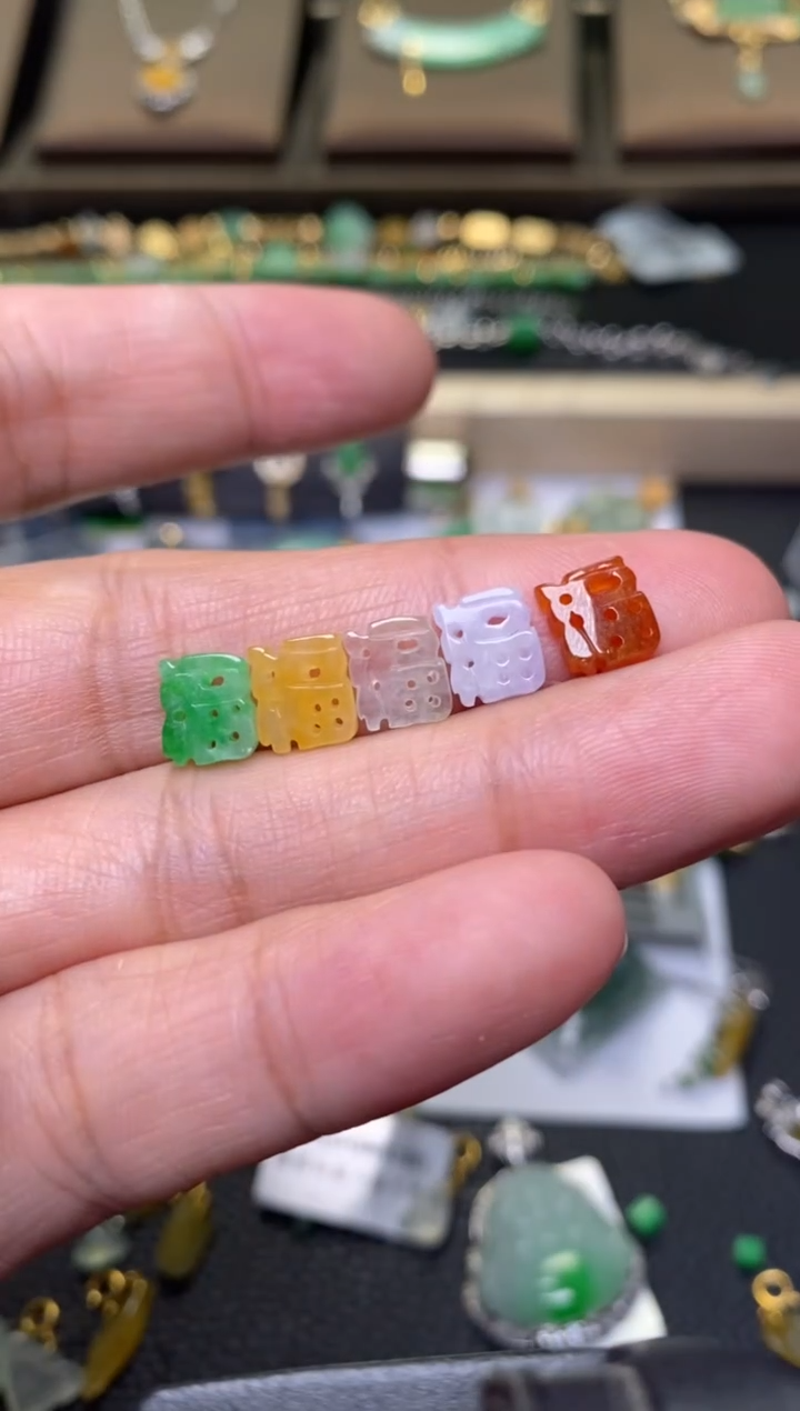 翡翠未镶嵌颈饰净货37266