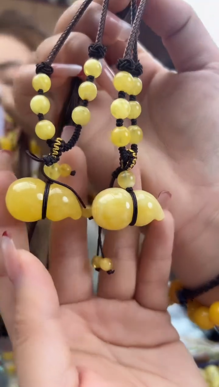 【闪购商品】琥珀裸石未镶嵌蜜蜡吊坠多样性发一条