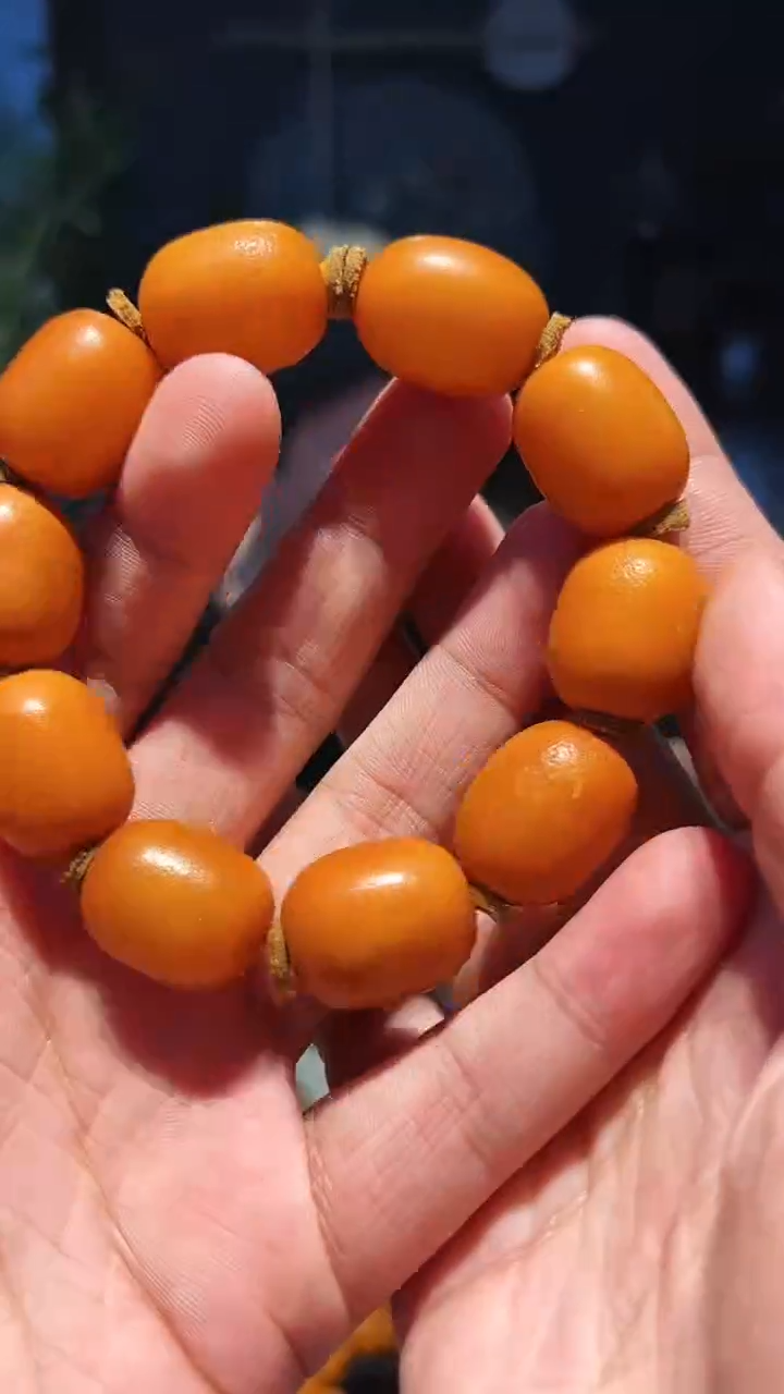 【闪购商品】蜜蜡手串未镶嵌单圈17左右藏枣