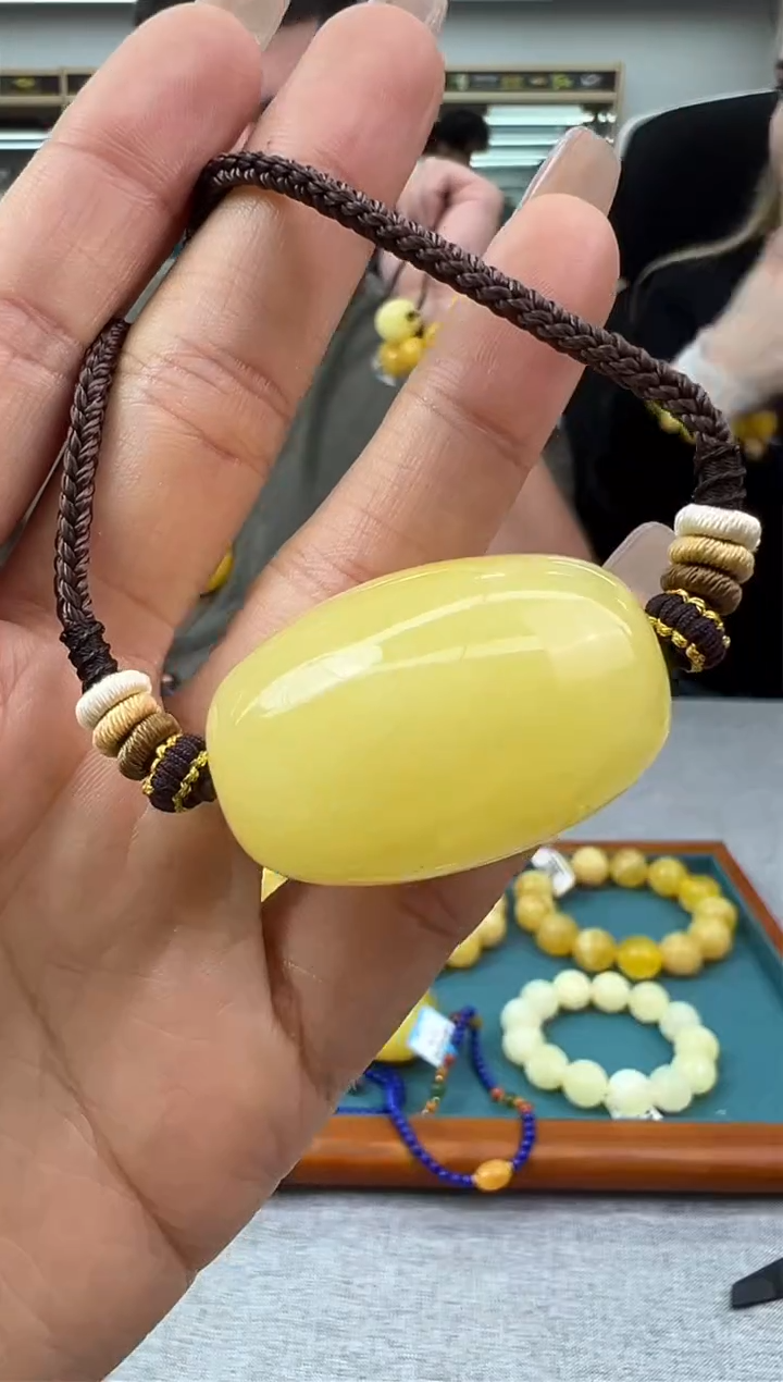 【闪购商品】琥珀颈饰未镶嵌63秒拍号