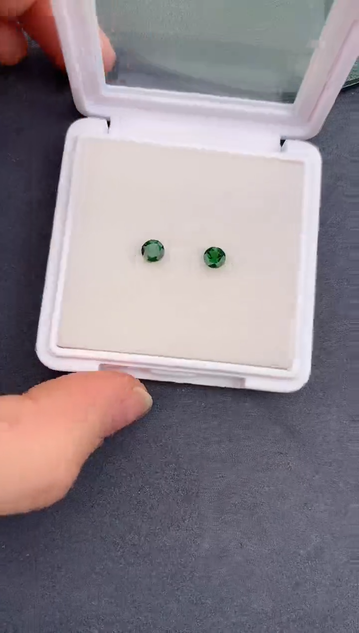 【闪购商品】碧玺裸石未镶嵌69分绿碧玺配对