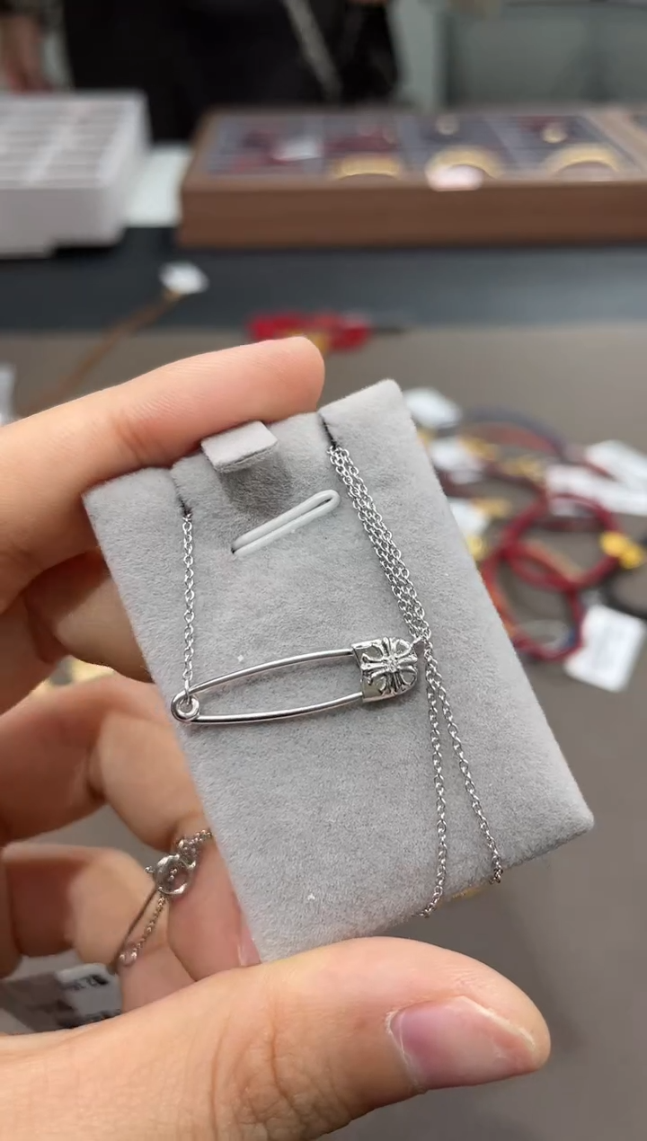 【闪购商品】钻石吊坠18K金镶嵌TA0114-1620-501