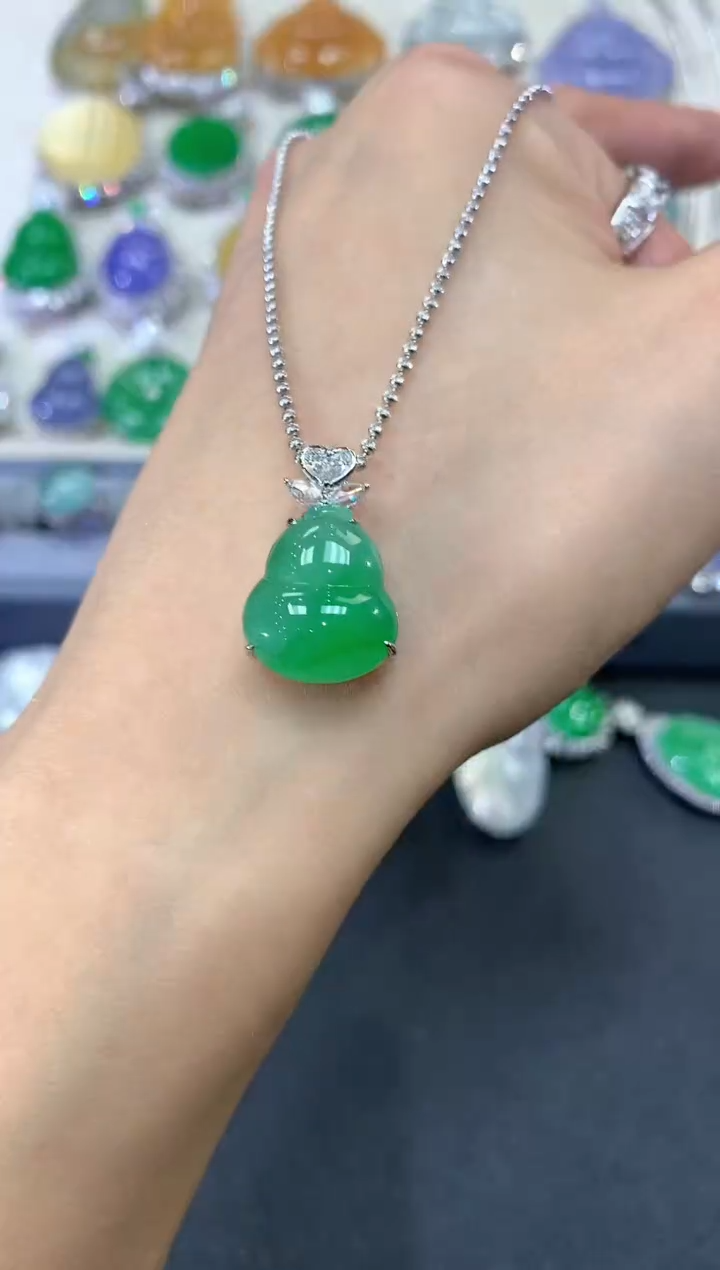 【闪购商品】翡翠吊坠(不含链)18K金镶嵌w15