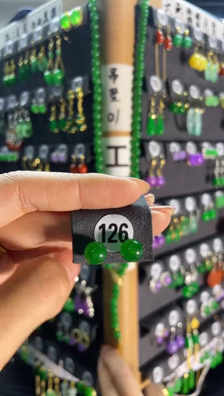 【闪购商品】翡翠耳饰银S925镶嵌126...