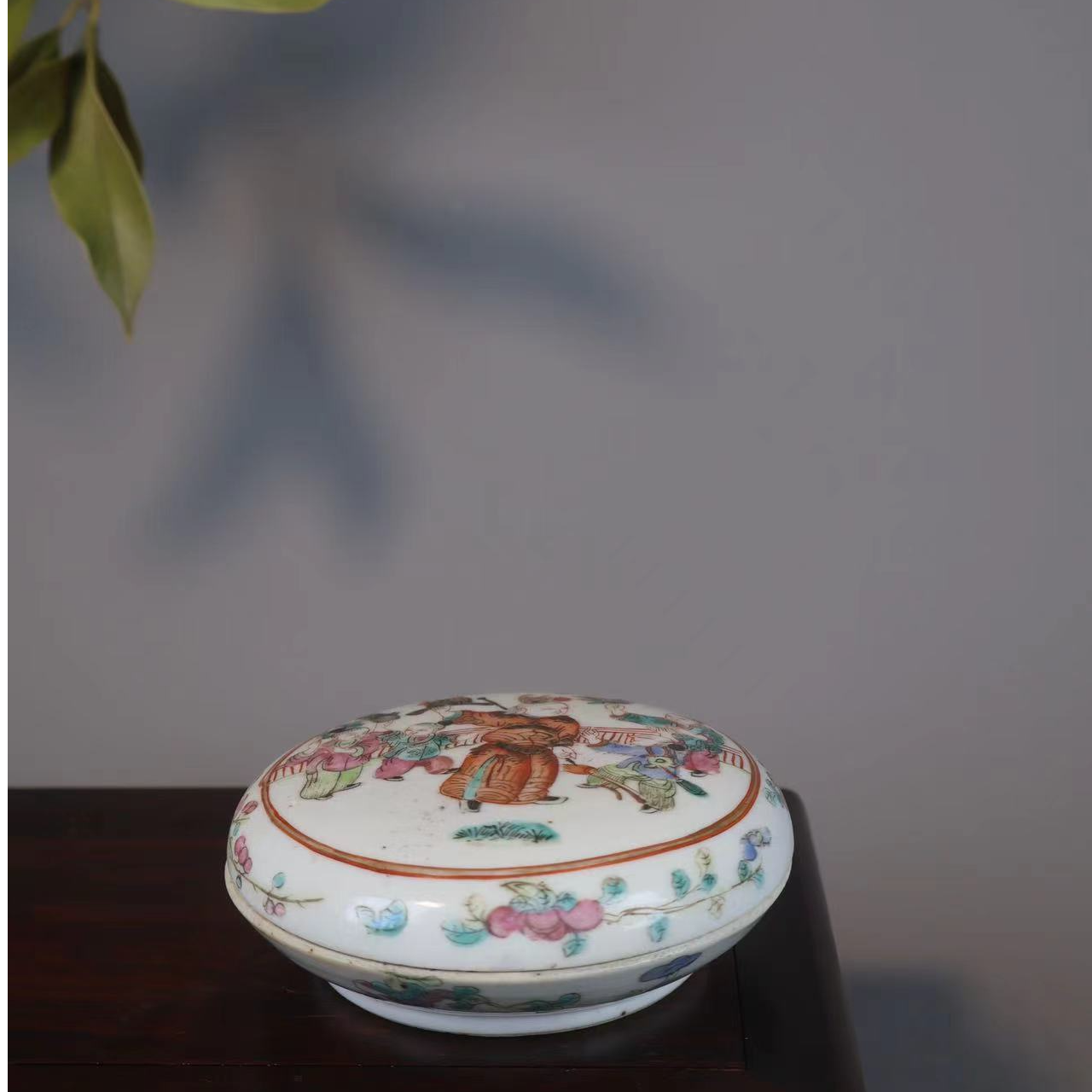 22:清晚期粉彩五子夺魁人物故事盖盒