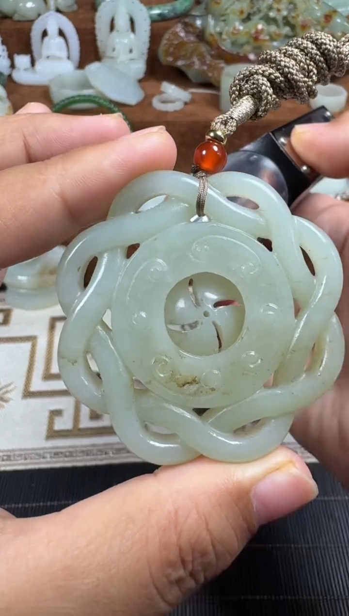 颈饰未镶嵌和田玉1