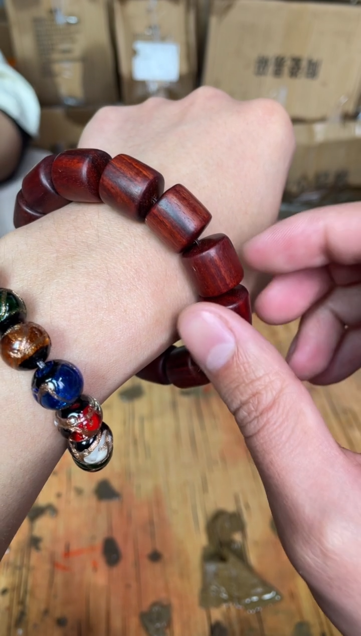 木质非金属捧月文创福利闪购商品无礼盒