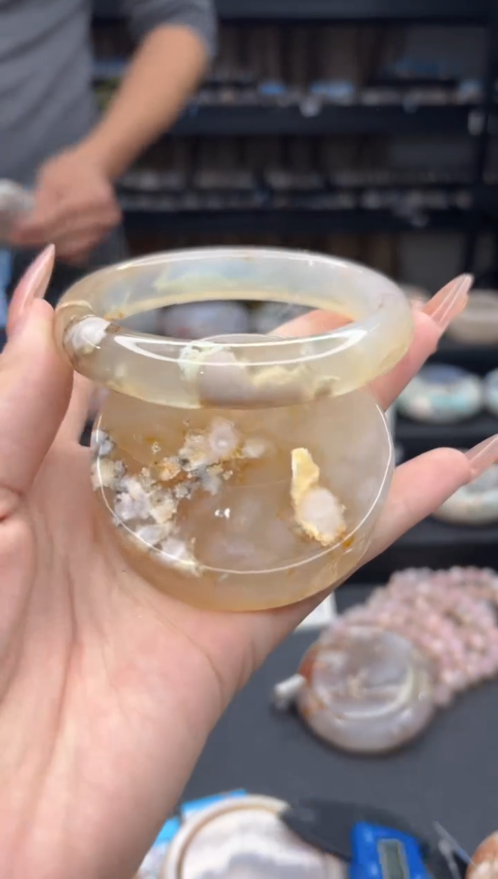 【闪购商品】石英质玉手镯未镶嵌2179（63圈赠送镯心）