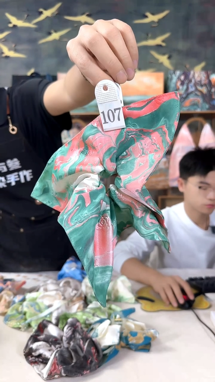 迷***燕方巾 107 手工微瑕 不喜勿拍 不退不换