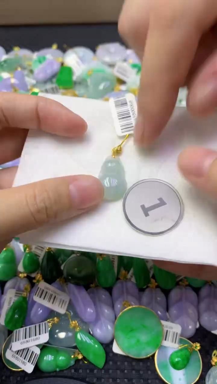 颈饰未镶嵌翡翠天然缅甸翡翠A货