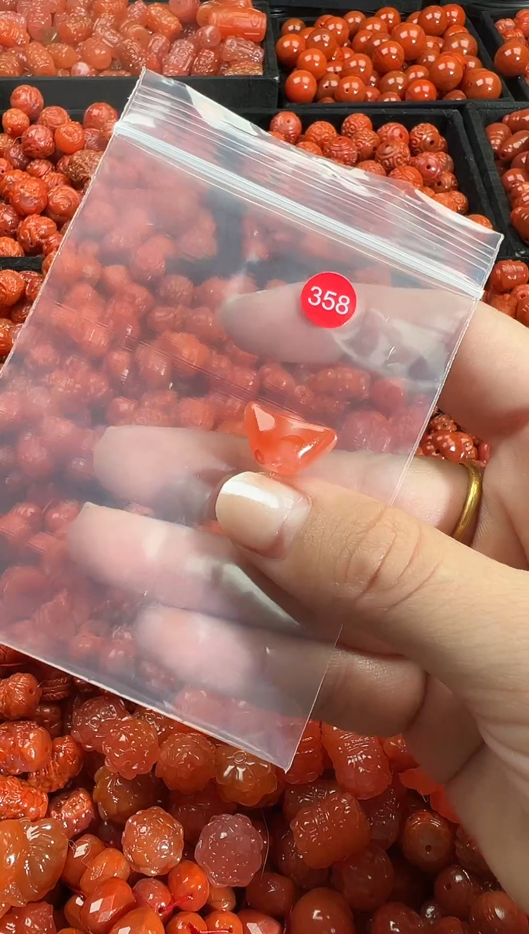 颈饰未镶嵌南红玛瑙1