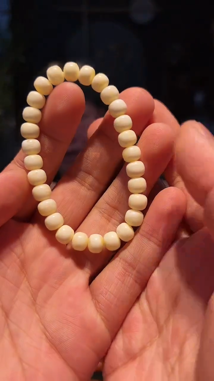 【闪购商品】蜜蜡手串未镶嵌7+(瓷白蜡)