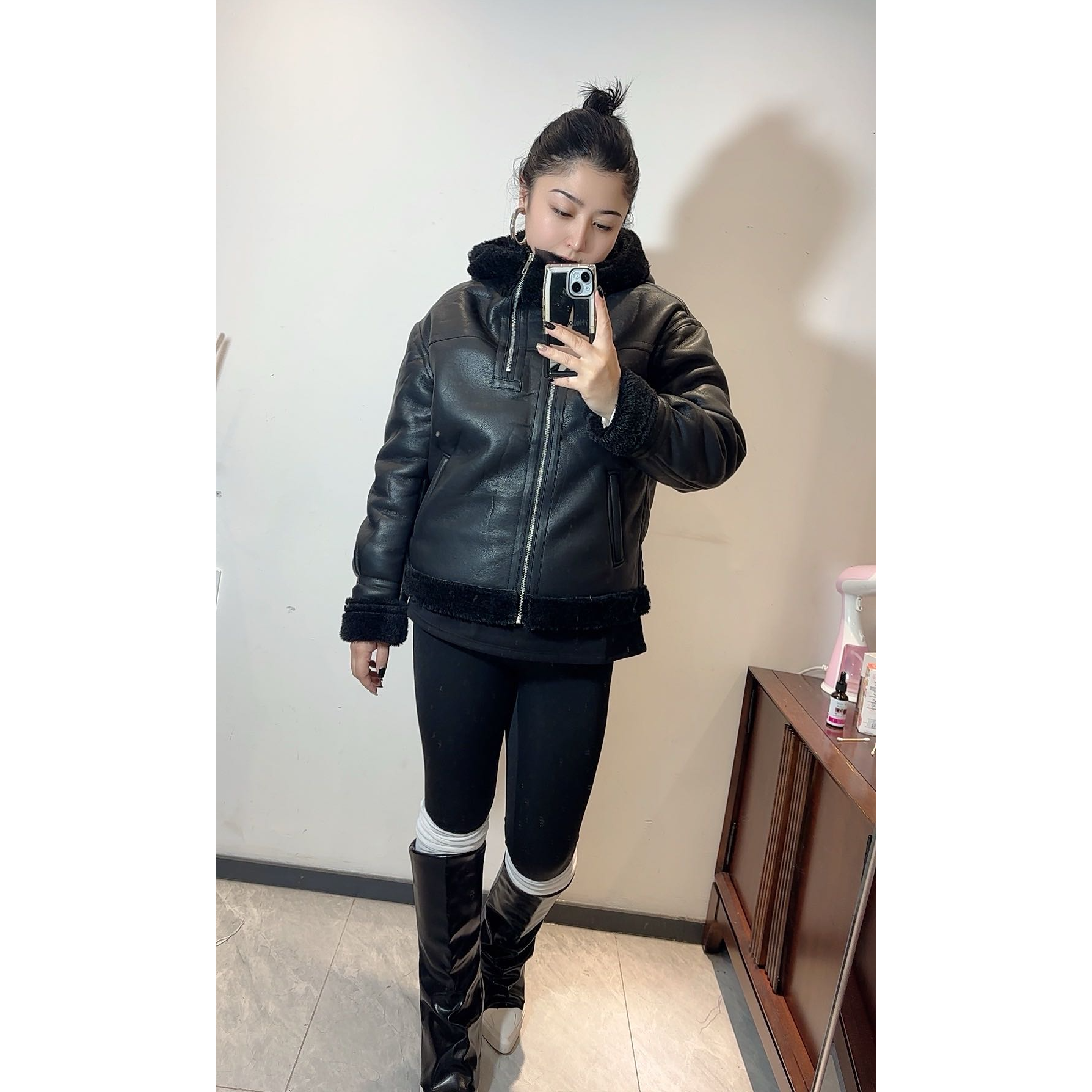 防风保暖皮毛一体复古机车风连帽外套短款厚款时尚高级冬季