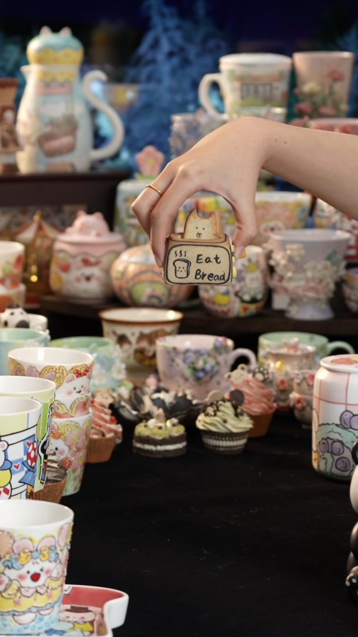 摆件陶景德镇釉下彩手绘设计师款陶瓷