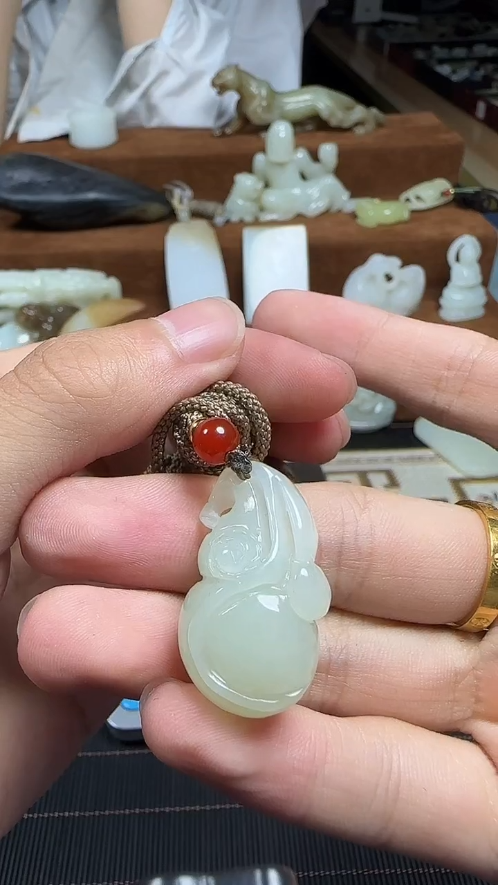 颈饰未镶嵌和田玉1