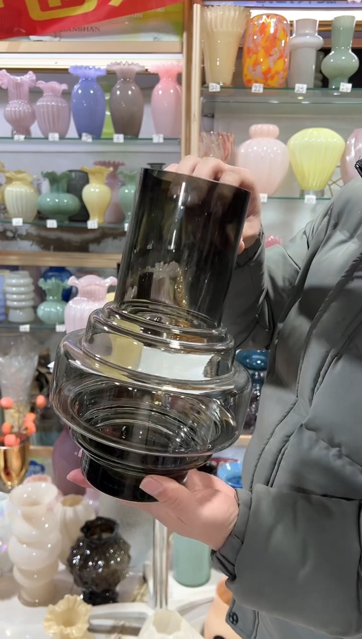 【闪购商品】无铅玻璃灰色花瓶