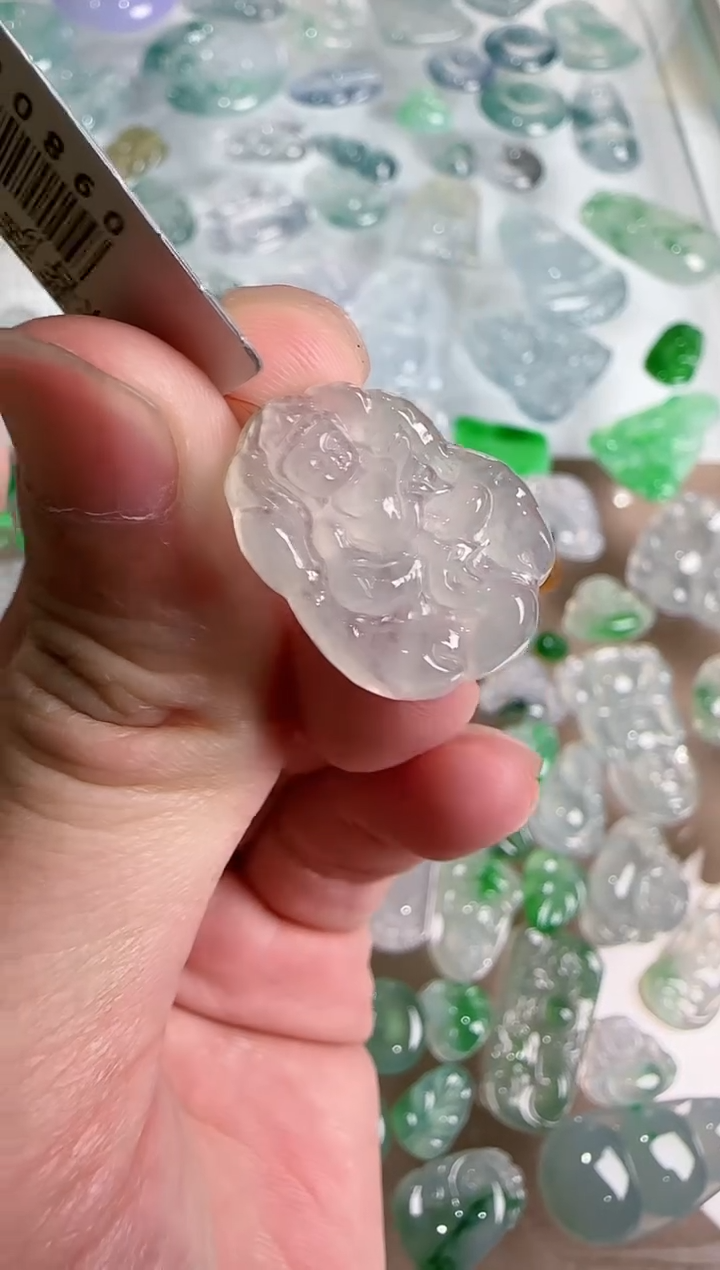 【闪购商品】翡翠吊坠(不含链)未镶嵌··