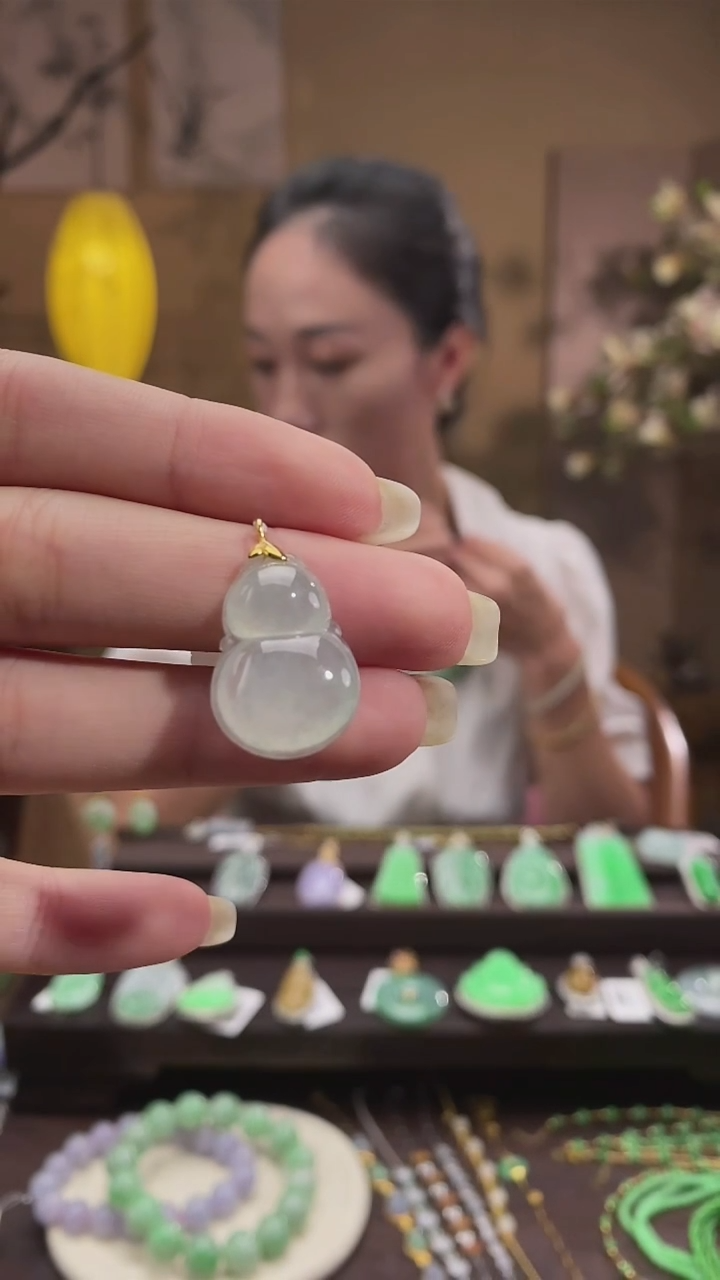 吊坠(不含链)18K金镶嵌翡翠葫芦