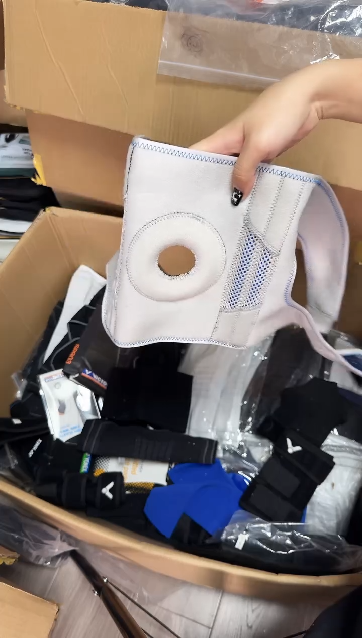 VICTOR胜利正品微瑕球拍球服护具   43