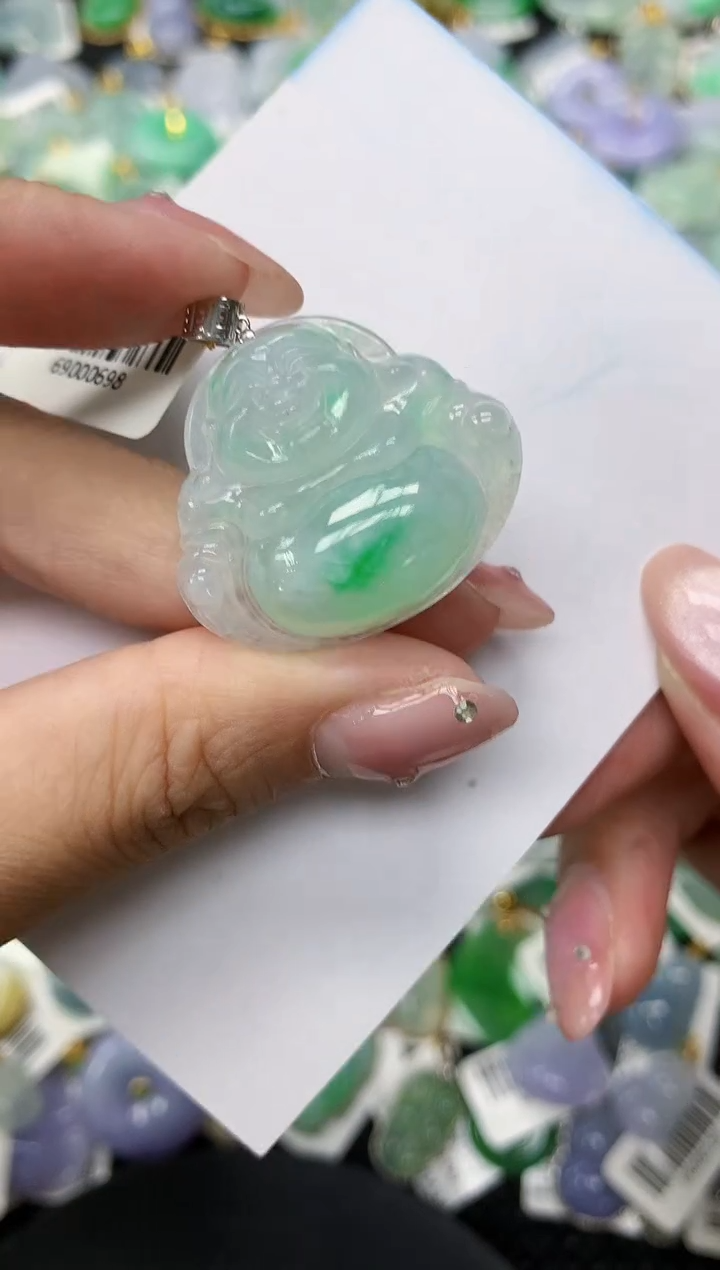 翡翠18K金镶嵌颈饰11111111111