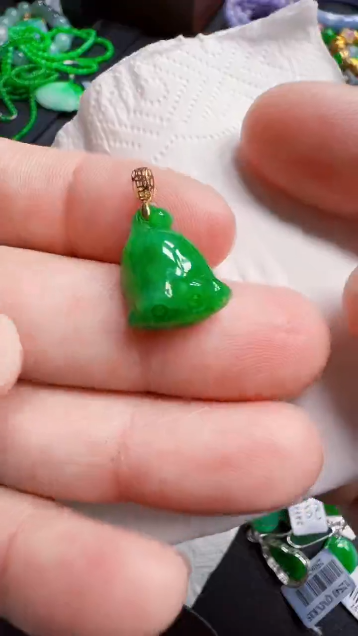 颈饰18K金镶嵌翡翠莲蓬